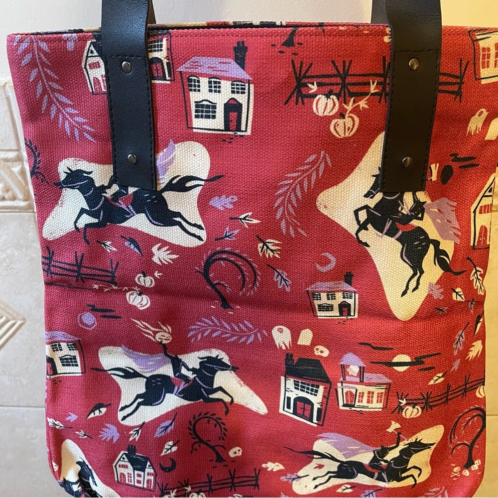 NWT HEADLESS HORSEMAN “KITSCHY WITCH” BRAND TOTE BAG Halloween Sleepy Hallow - Picture 14 of 15